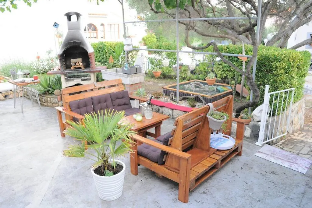 Holiday home Little House Kucica Villa Banjol